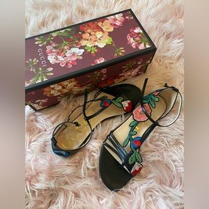 Gucci Ophelia embroidered t-strap sandals size 38